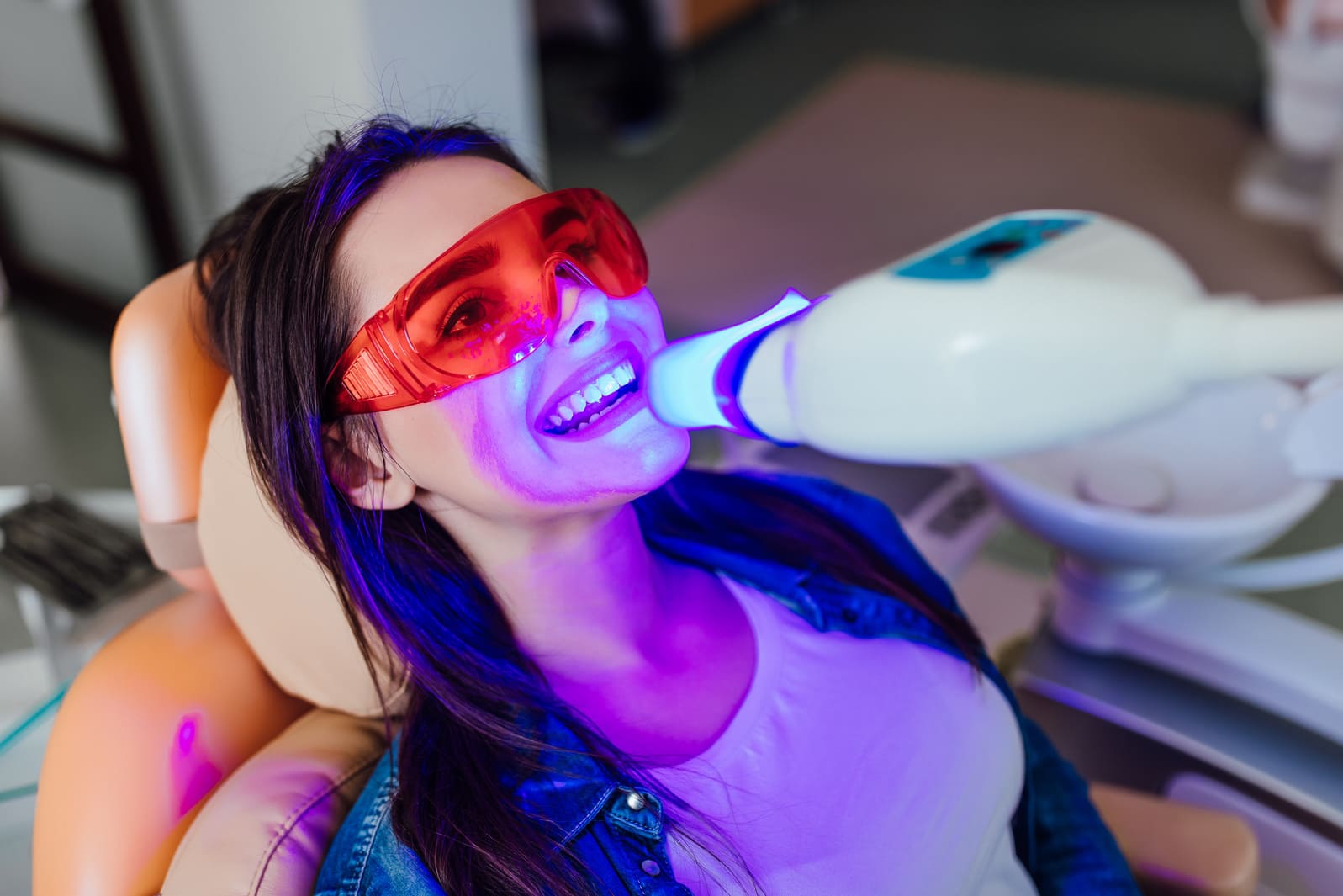 Unveiling the Truth: Professional vs. DIY Teeth Whitening